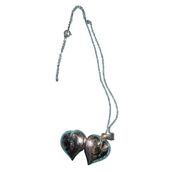 Gorgeous Sterling Heart Locket Necklace - Picture 6 of 16